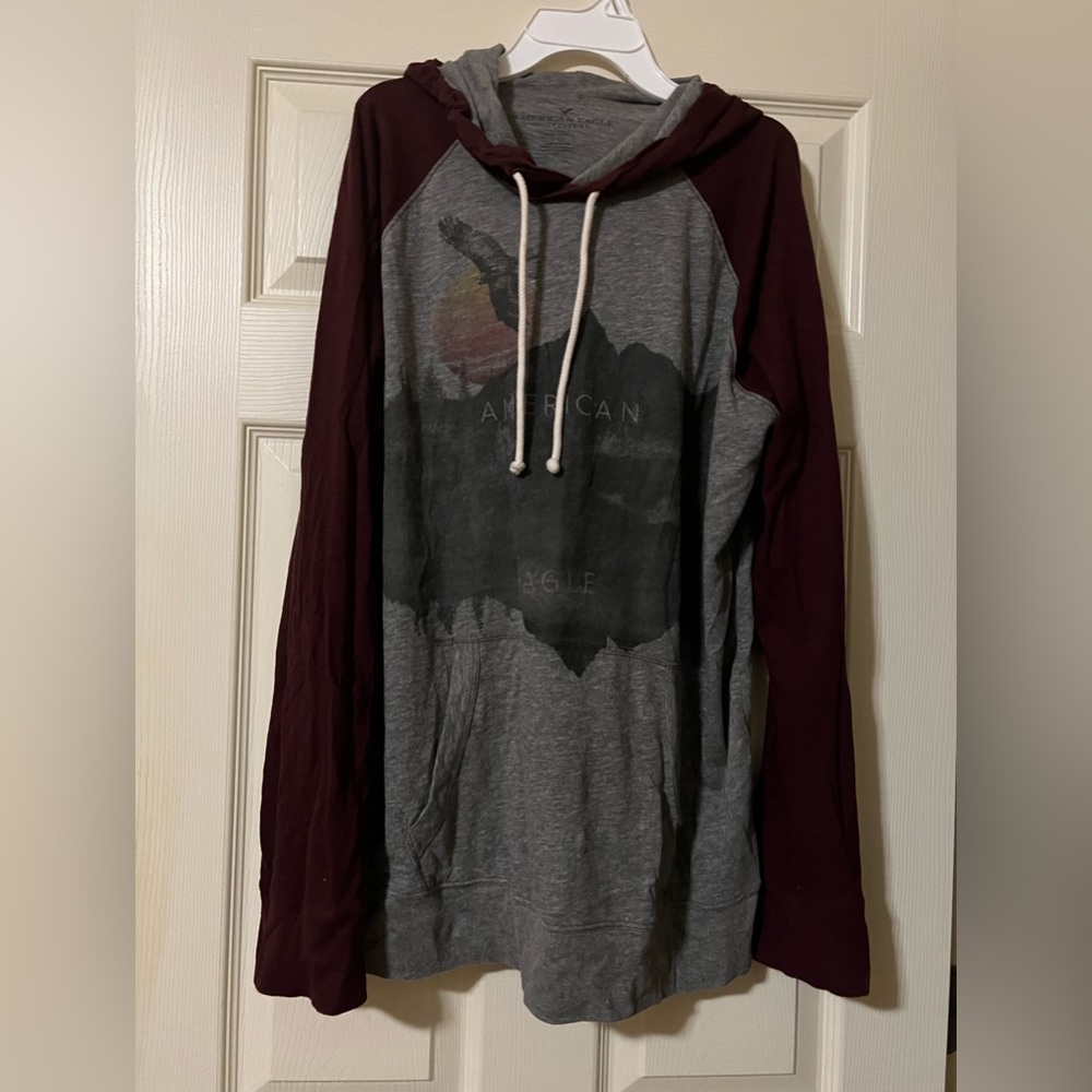 American Eagle Outfitters Men Large Graphic Hoodie